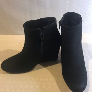 Aldo wedge boots size 6.5 black